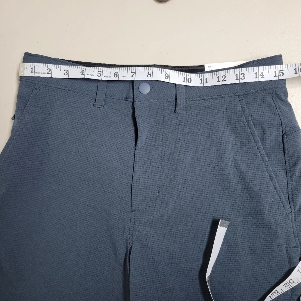 American Eagle NWT Club AboveThe Knee Flex Short Size 28..